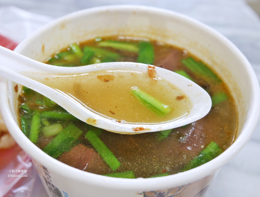 三峽小吃「清水祖師爺廟前臭豆腐」袓師廟旁現炸酥軟帶汁