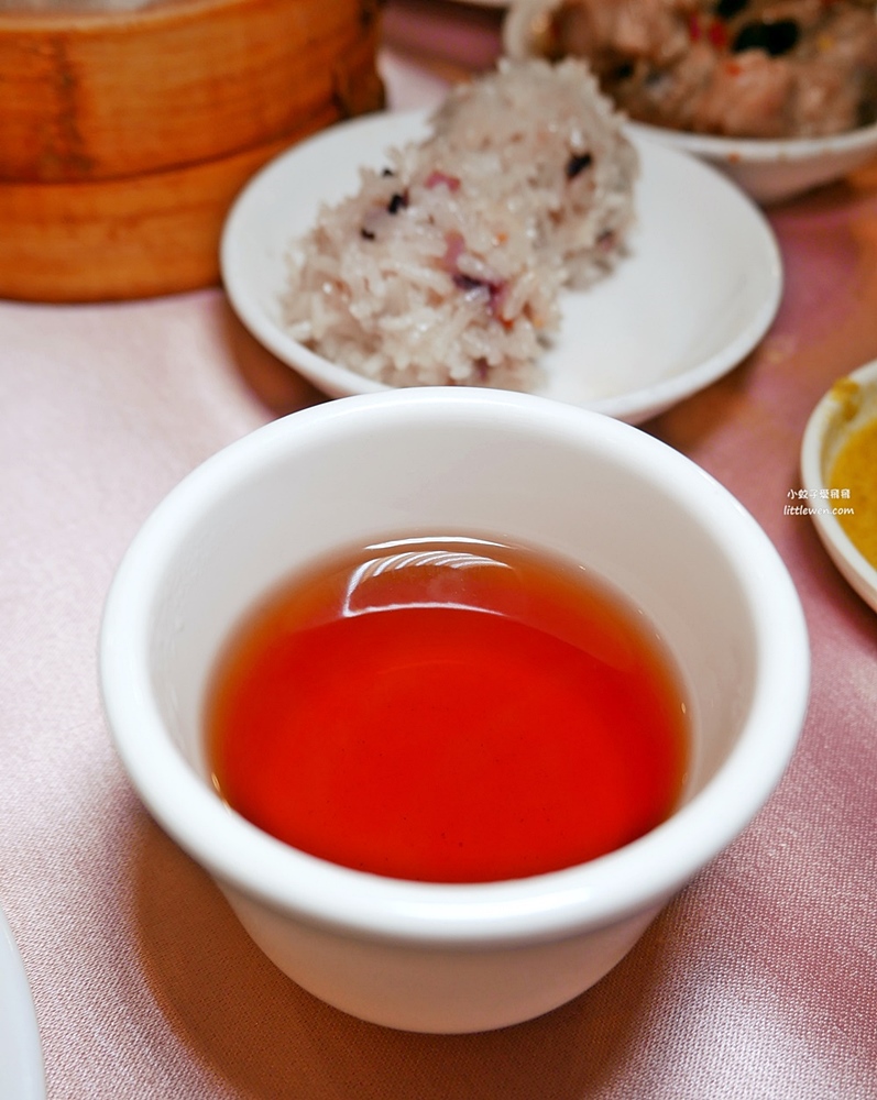 逾40年台北港式飲茶「金獅大酒樓」台北已少有的港點推車文化 @小蚊子愛飛飛