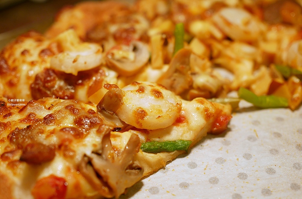 台北東區「Pizza Hut必勝客歡樂吧光復餐廳」13款披薩經典BBQ烤雞吃到飽