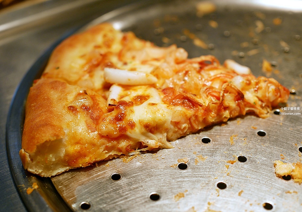 台北東區「Pizza Hut必勝客歡樂吧光復餐廳」BBQ烤雞13款披薩沙拉吧湯品甜點吃到飽 @小蚊子愛飛飛