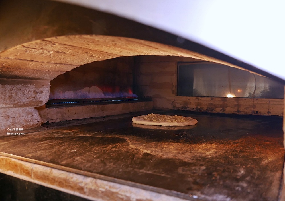 台北中山義大利米蘭手工窯烤披薩，三不五時就想訂位解饞的好味道