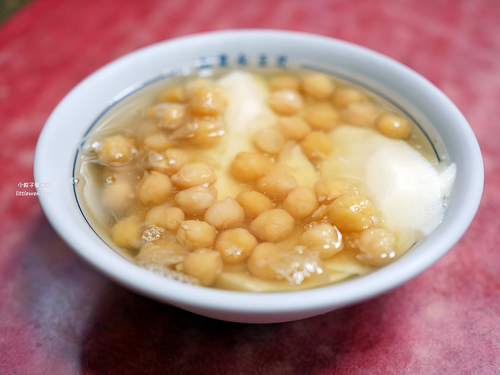 三峽老街美食「山泉水手工豆花」在地人排隊的豆花店