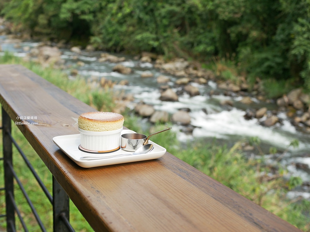 士林咖啡「咖朵咖啡」外雙溪畔景觀優美，現作甜點果然強大 @小蚊子愛飛飛