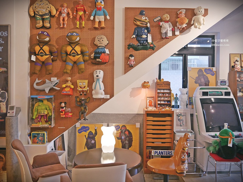 台北東門「Chicaca」由麥克雞塊而萌生玩具公仔特色咖啡店