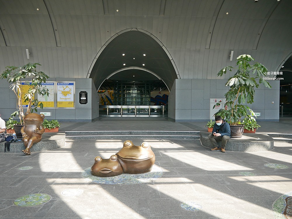Metro Taipei x 路易莎聯名大安森林公園門市像極了歐洲街頭