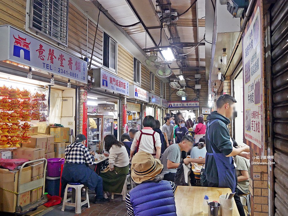 「東門城滷肉飯、黃媽媽米粉湯」台北東門市場傳承三代小吃，想吃得趁早
