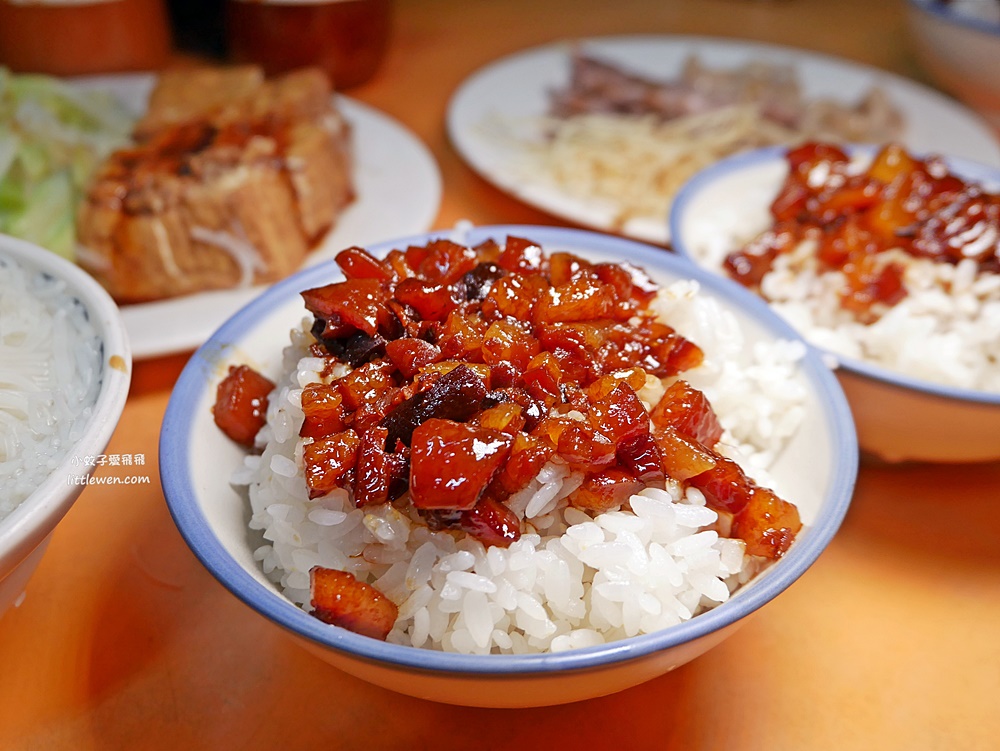 「東門城滷肉飯、黃媽媽米粉湯」台北東門市場傳承三代小吃，想吃得趁早