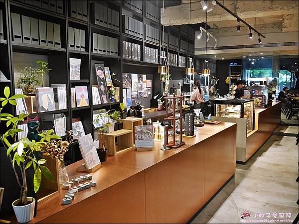南京復興咖啡【Library134】複合式藝文空間設計、精品咖啡早午餐、設計圖書館 @小蚊子愛飛飛