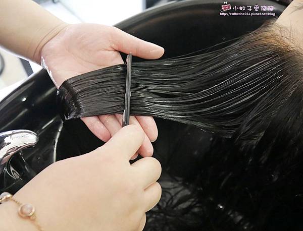 板橋府中美髮推薦「MET.N Hair Salon」拯救受損髮日式京喚羽系統頂級護髮 @小蚊子愛飛飛