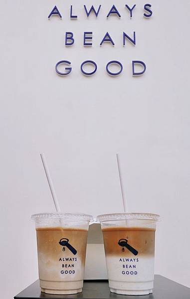 連余文樂都愛【ABG Coffee】Always Bean Good在轉角遇到潮流品味白色咖啡屋｜信義區咖啡 @小蚊子愛飛飛