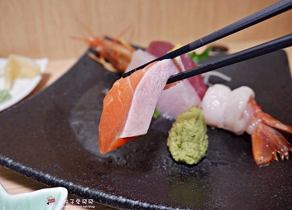 板橋日本料理「丼畫家」平價至奢華、極致賞味之海鮮丼飯 @小蚊子愛飛飛