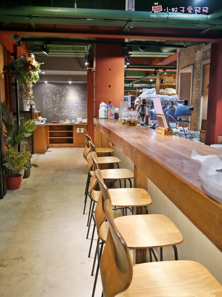 西門咖啡「Cho Cafe如固咖啡」由兩位獲獎專業咖啡職人主理，60年老宅的文青變身｜萬華老城咖啡香 @小蚊子愛飛飛