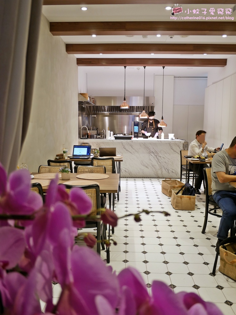 士林最唯美咖啡館「IMOMENT CAFE享當下」波希米亞式的悠閒浪漫、咖啡美食生活美學共享空間 @小蚊子愛飛飛