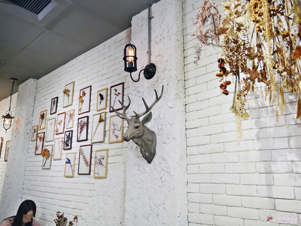 台中西屯「Frini Cafe」乾燥花傢飾咖啡廳也是手作教室攝影棚 @小蚊子愛飛飛
