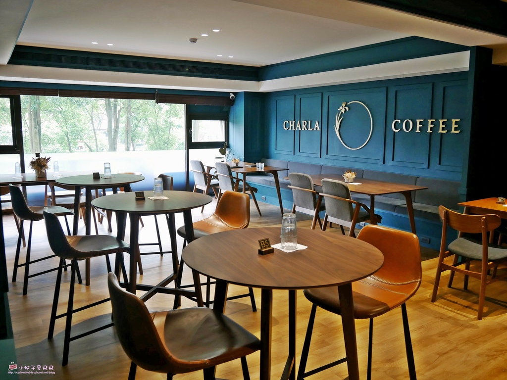 三峽北大咖啡「Charla Coffee」孔雀藍下的咖啡、植物與音樂魂 @小蚊子愛飛飛